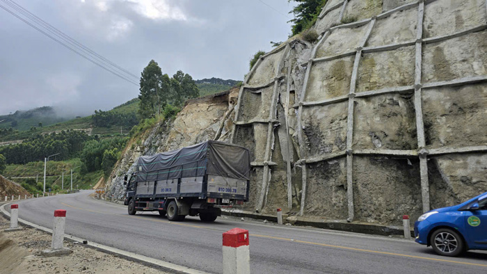 Công trình kè đèo An Khê đã qua kiểm toán, tư vấn thiết kế thẩm định, phê duyệt. Ảnh: Thanh Tuấn