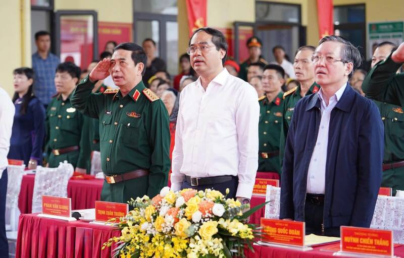 Đại tướng Phan Văn Giang dự Ngày hội Đại đoàn kết tại Thái Nguyên. Ảnh: Thái Nguyên GOP