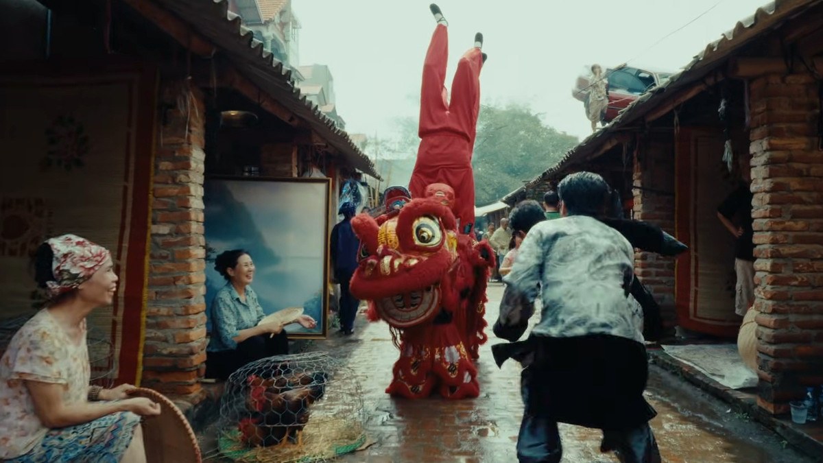 Chợ Nôm Hưng Yên trong MV Mục hạ vô nhân. Ảnh cắt từ MV