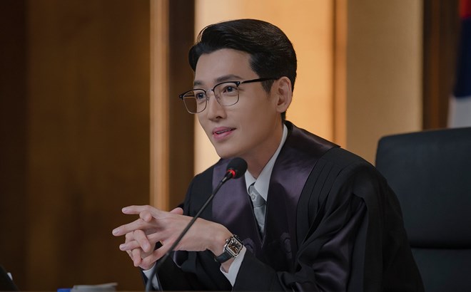 Jung Kyung Ho trở lại với vai thẩm phán thực dụng