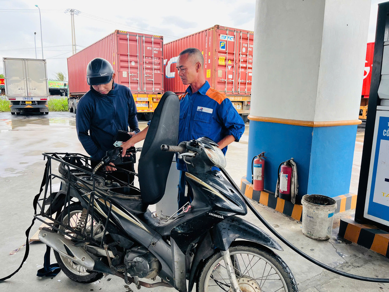 Giá xăng dầu trong nước hôm nay ngày 21/11/2025. P.C