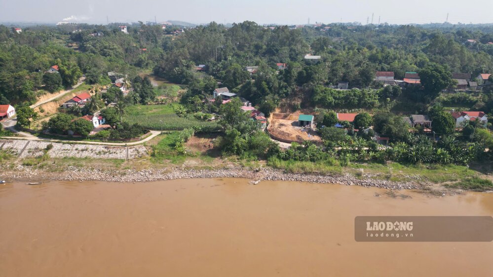 Toàn cảnh tuyến kè. Ảnh: Tô Công.