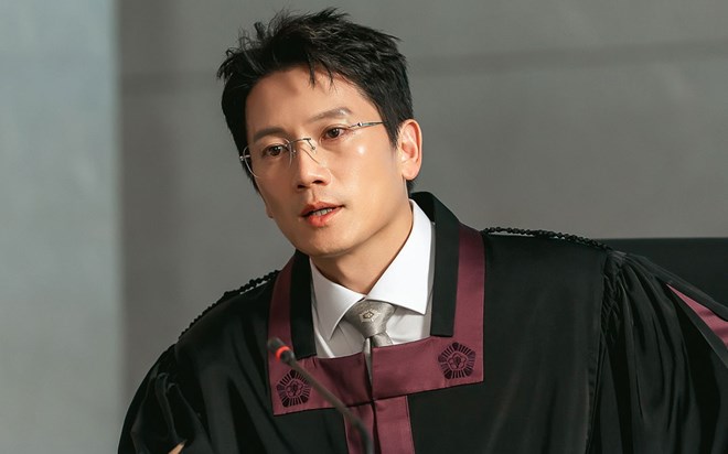 Lý do Ji Sung đóng vai thẩm phán