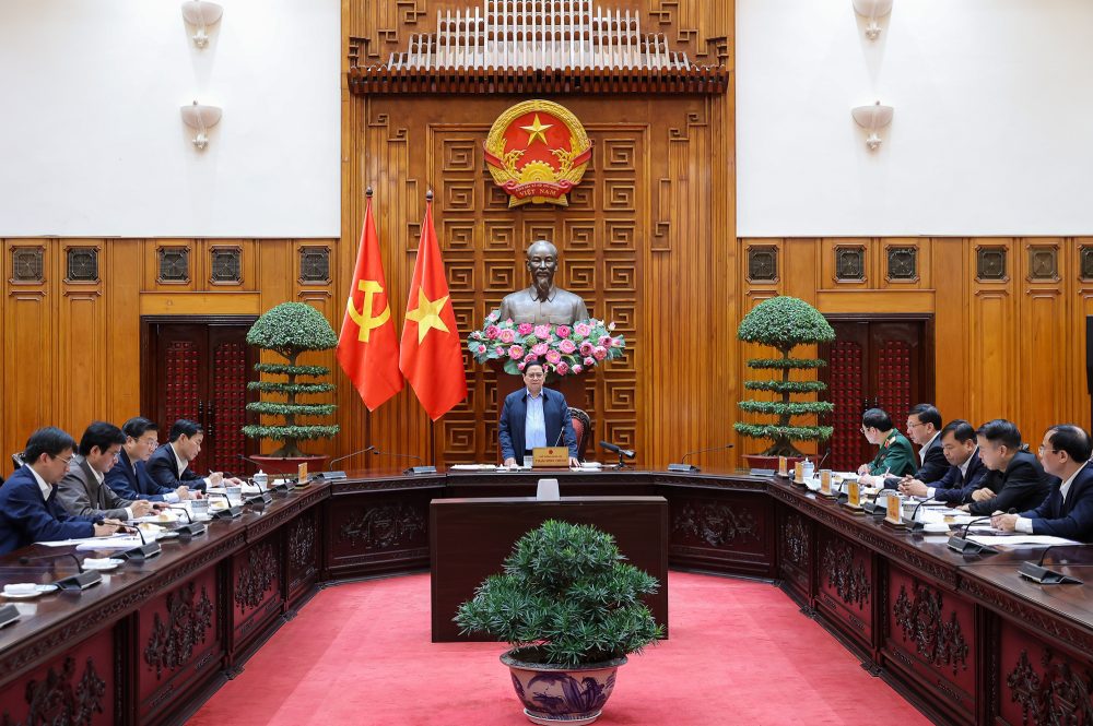 Thủ tướng Chính phủ Phạm Minh Chính làm việc với các bộ ngành và tỉnh Quảng Trị về tình hình thiệt hại và kết quả khắc phục hậu quả bão lũ vừa qua. Ảnh: Nhật Bắc