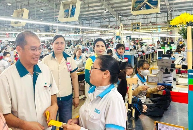 Công ty giày 34.000 lao động ở Đồng Nai công bố thưởng Tết