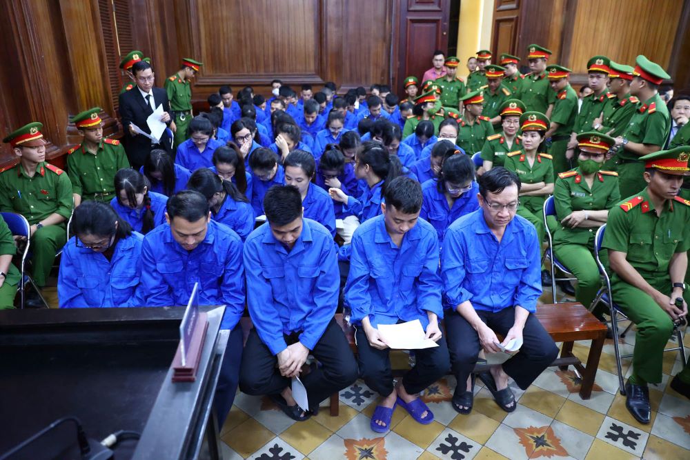 Các bị cáo tại phiên tòa. Ảnh: Anh Tú