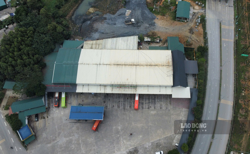 Nhìn từ trên cao, trạm dừng nghỉ 98 - IC1 nằm rất sát với hành lang giao thông. Ảnh: Bảo Nguyên