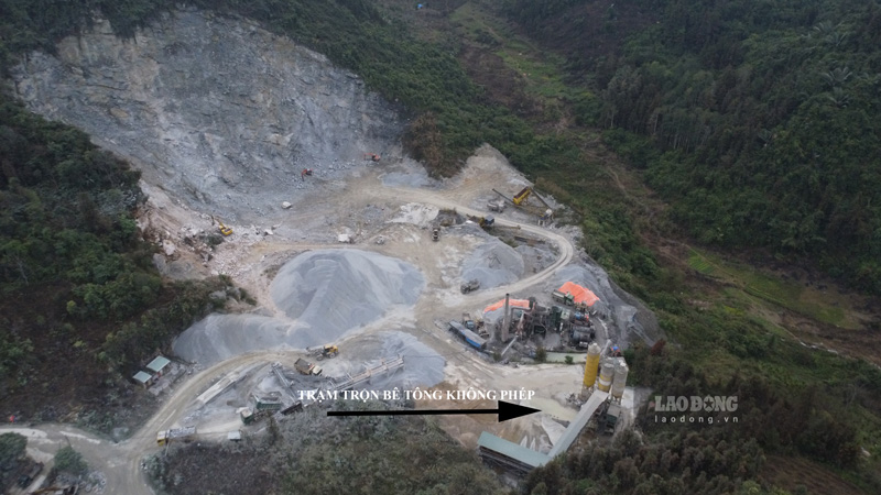 Trạm trộn bê tông Quang Hưng đang gây ảnh hưởng đến đời sống người dân quanh khu vực. Ảnh: Đinh Đại