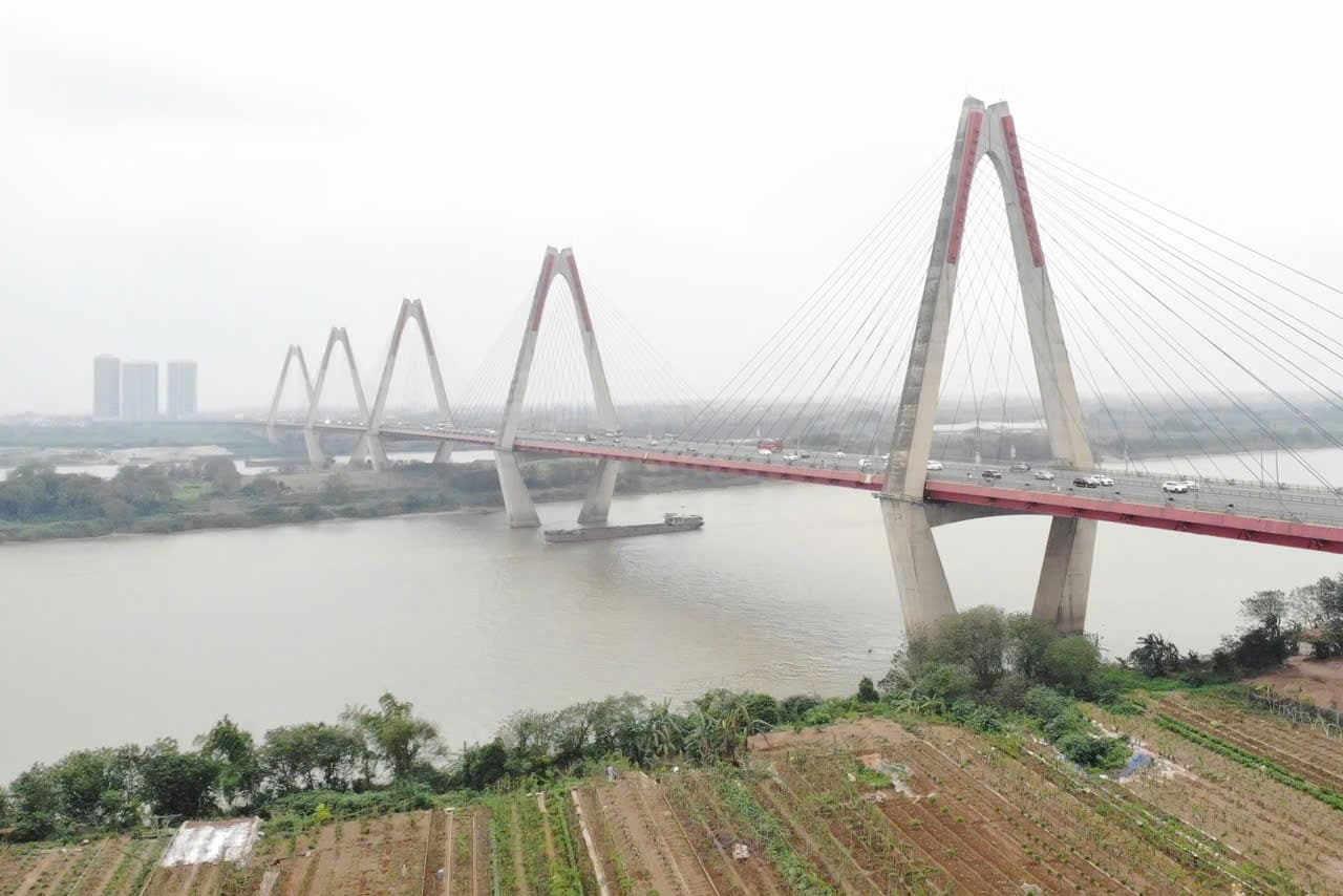 Sông Hồng đóng vai trò “xương sống” tổ chức không gian và là biểu tượng phát triển mới của Thủ đô. Ảnh: Phạm Mạnh