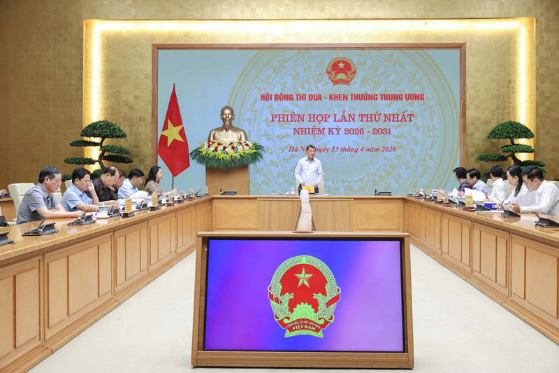 Thủ tướng: Thi đua trong giai đoạn mới phải gắn chặt với việc thực hiện, hoàn thành và vượt các chỉ tiêu phát triển kinh tế - xã hội, đặc biệt là thúc đẩy tăng trưởng 2 con số, phát triển nhanh, bền vững và nâng cao đời sống nhân dân - Ảnh: VGP/Nhật Bắc