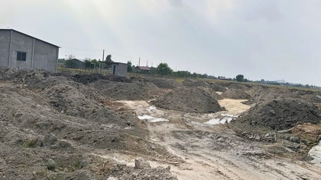 Điều tra vụ khai thác đất mặt ruộng trái phép quy mô lớn ở Tây Ninh