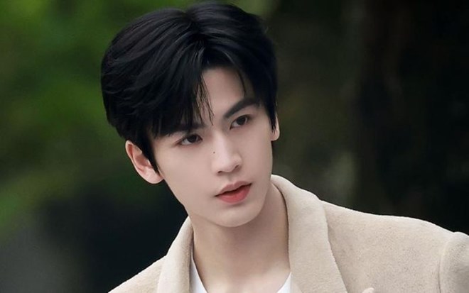 Trương Lăng Hách bị gọi là “người đàn ông ngồi cạnh” Lee Young Ae