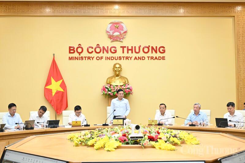 Bộ trưởng Lê Mạnh Hùng phát biểu kết luận hội nghị - Ảnh: Cấn Dũng