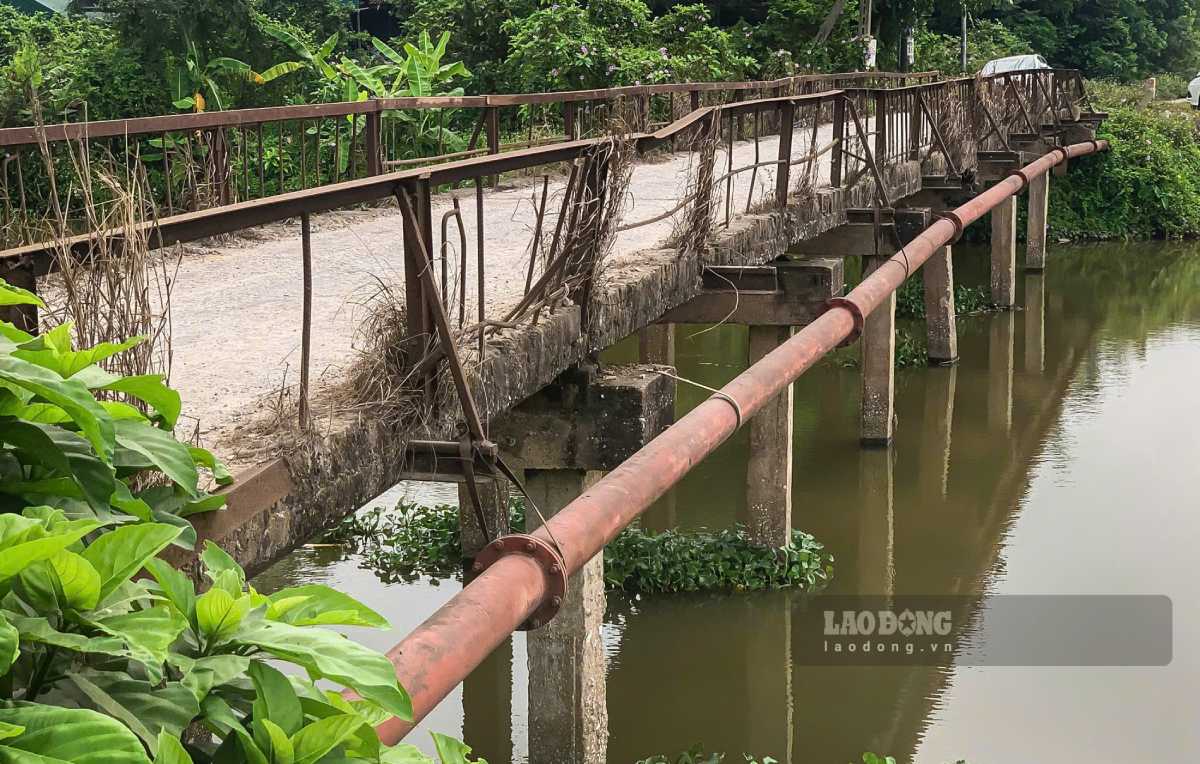 Cầu Rộc ở phường Trường Thi, tỉnh Ninh Bình xuống cấp. Ảnh: Hà Vi