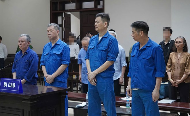 Dàn cựu lãnh đạo Vicem được giảm án vụ tòa tháp nghìn tỉ đồng bỏ hoang