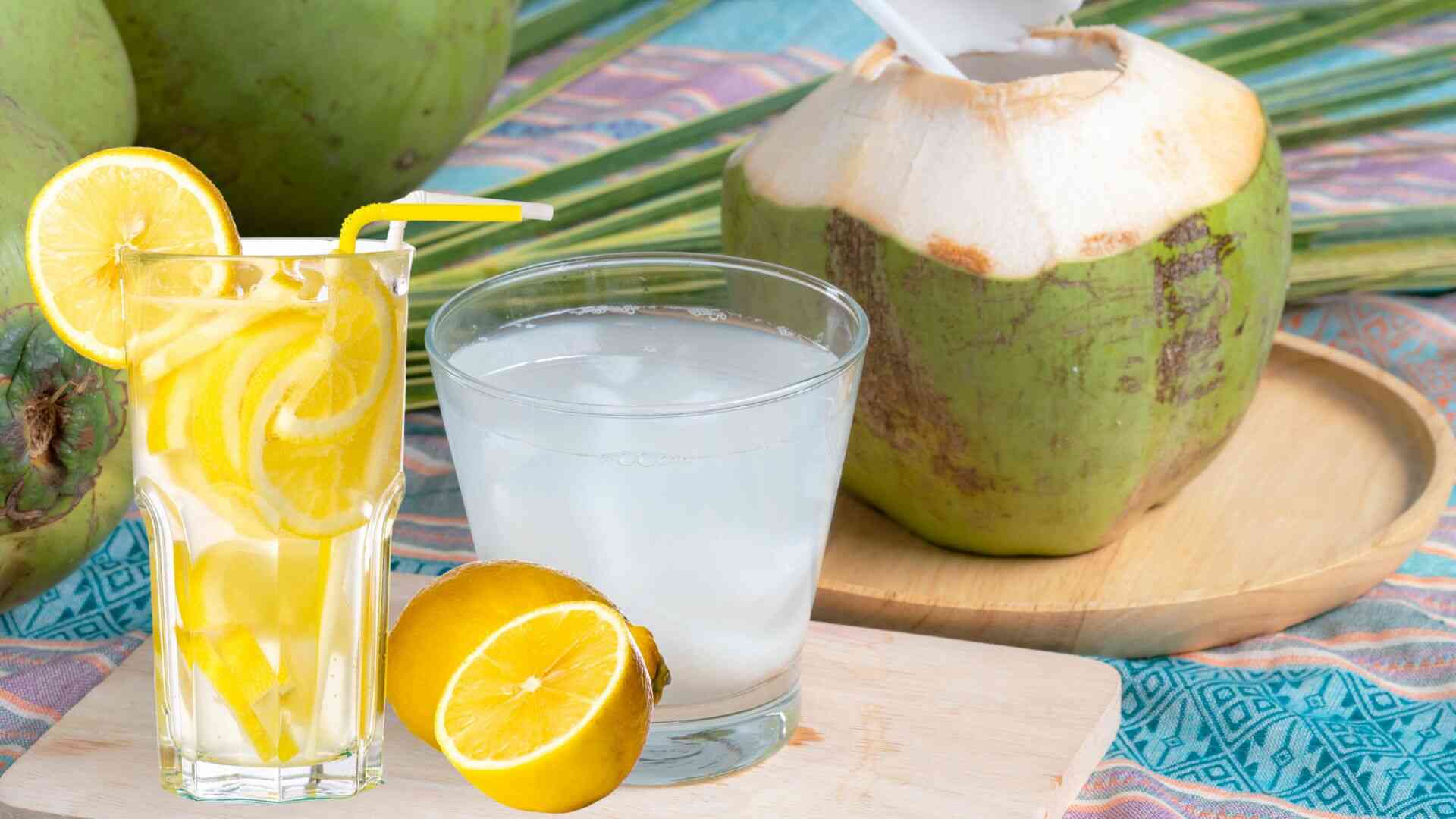 Sử dụng nước chanh và nước dừa làm thức uống giải nhiệt giúp bù nước và cung cấp điện giải trong mùa hè nắng nóng. Ảnh: Canva