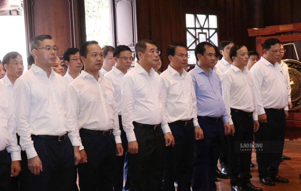 Thủ tướng Lê Minh Hưng và đoàn công tác Ảnh: Thành An