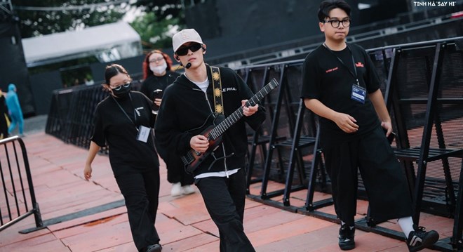 Dàn anh trai Tinh hà say hi luyện tập cho concert, hé lộ có ca khúc đạt 2,7 tỉ view