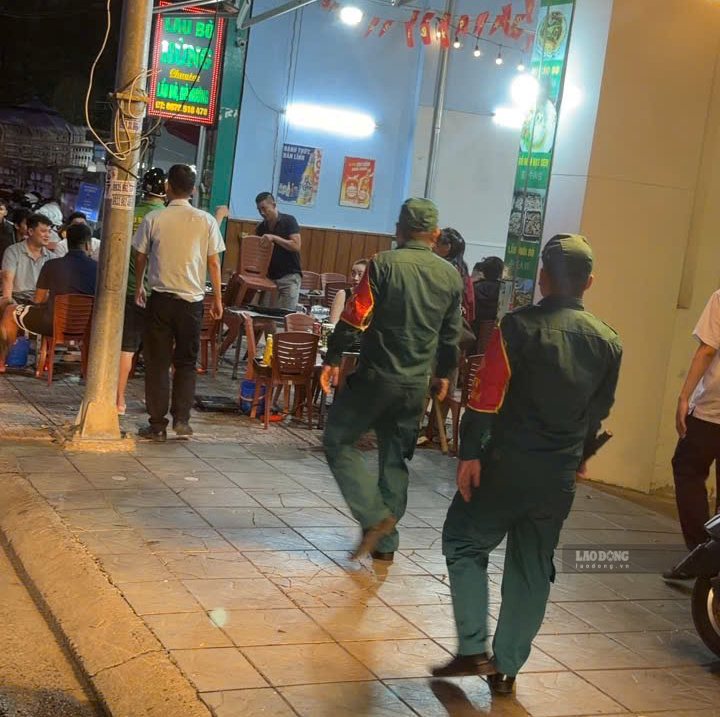 Phường Tây Nha Trang ra quân trong buổi tối nhằm lập lại trật tự, an toàn giao thông và mỹ quan đô thị. Ảnh: Hữu Long