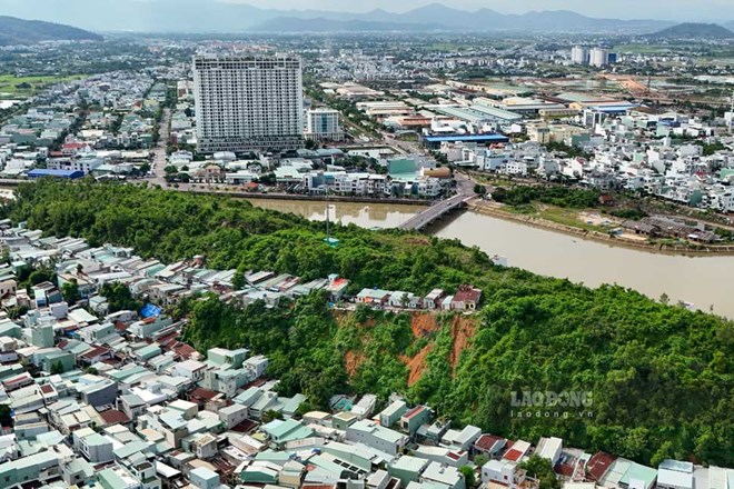 Đề xuất di dời dân, san hạ khu vực núi Một ở Gia Lai