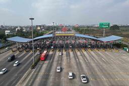 Hà Nội triển khai gắn thẻ đầu cuối trên phương tiện thuộc đối tượng miễn thu phí
