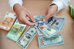 Tỷ giá USD hôm nay 18/06/2025: Thị trường tự do tăng mạnh