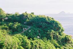 Mùa hè vi vu Bích Đầm - đảo ngọc xa bờ nhất phố biển Nha Trang