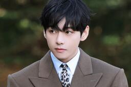 V (BTS) được săn đón