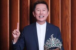 Tổ chức Miss Universe và ông Nawat mâu thuẫn