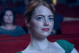 Mỹ nhân vừa được bình chọn đẹp nhất hành tinh với gương mặt đạt tỉ lệ vàng