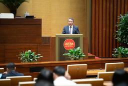 Tổ chức sử dụng thống nhất một bộ sách giáo khoa trên toàn quốc