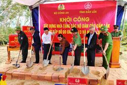 Khẩn trương tái thiết sau lũ, chủ động ứng phó bão số 15