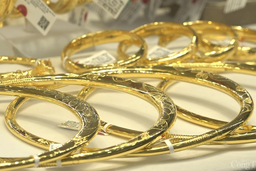 Giá vàng hôm nay 01/12/2025: Chuyên gia đồng loạt dự báo tăng