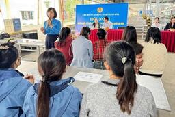 Hơn 11.000 lao động nữ Giầy Alena được tuyên truyền pháp luật