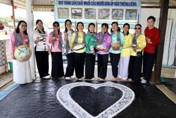 Người dân Thiềng Liềng làm du lịch và hành trình tìm vị ngọt trên ruộng muối