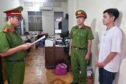 Khởi tố, bắt tạm giam nhân viên ngân hàng lừa đảo chiếm đoạt 1,1 tỉ đồng