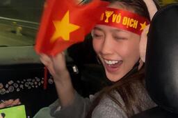 Em gái Trấn Thành cùng dàn sao Việt đi bão vì đội tuyển U22 Việt Nam