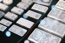 Giá bạc hôm nay 24/12/2025: Liên tục tăng