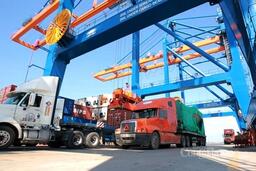 Bức tranh xuất nhập khẩu Việt Nam năm 2026: Cơ hội lớn, thách thức sâu