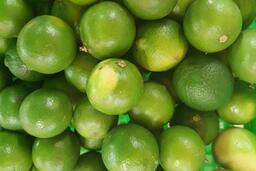 Những người nên uống nước chanh ấm thường xuyên