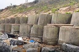 Sạt lở bủa vây bờ biển Vạn Tường, mong mỏi một tuyến kè an cư