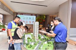 Doanh nghiệp bất động sản rộn ràng mùa cận Tết