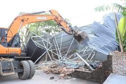 Cưỡng chế, phá dỡ hàng loạt công trình ở Hà Nội vào ngày 27.1