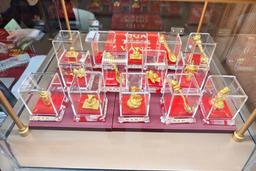 Giá vàng hôm nay 04/02/2026: Đảo chiều tăng, vượt mốc 4.900 USD