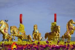 Linh vật ngựa ở An Giang được người dân xuýt xoa vì độ hoành tráng