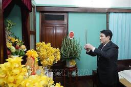 Chủ tịch nước Lương Cường dâng hương tưởng niệm Chủ tịch Hồ Chí Minh tại Di tích Nhà 67