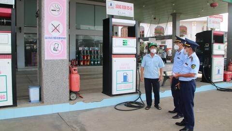 Bình Định tăng cường kiểm tra, giám sát hệ thống kinh doanh xăng dầu, nhà thuốc