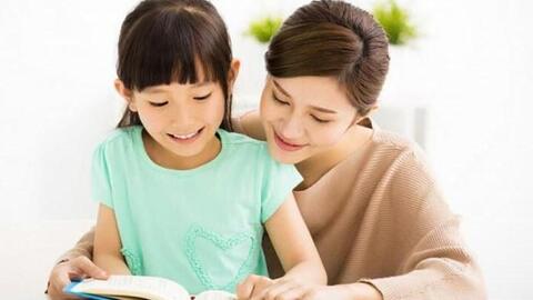 Cha mẹ chính là người xây dựng văn hóa đọc gia đình