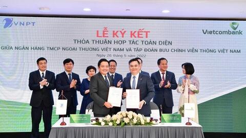 Những thương hiệu mạnh 'tựa' vào nhau