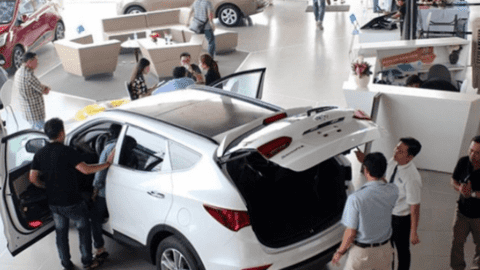 Doanh số bán ô tô tại Việt Nam tăng 33%
